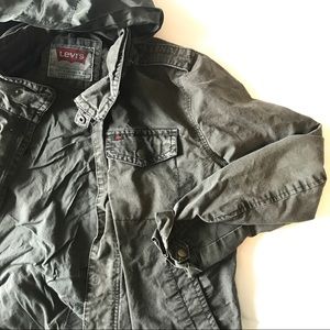 Men's Levi's olive military trucker jacket hood